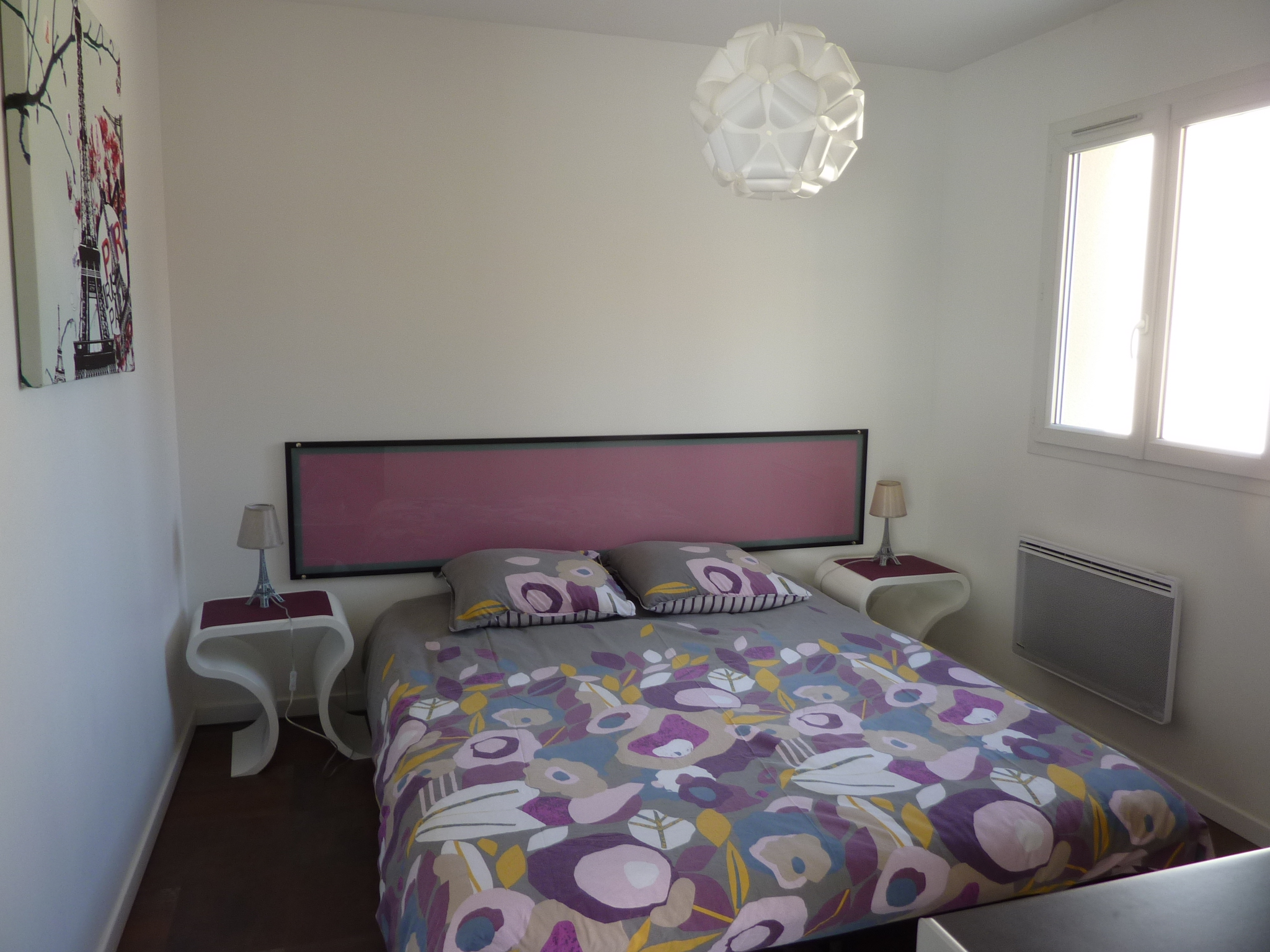 Apartment with large bedroom